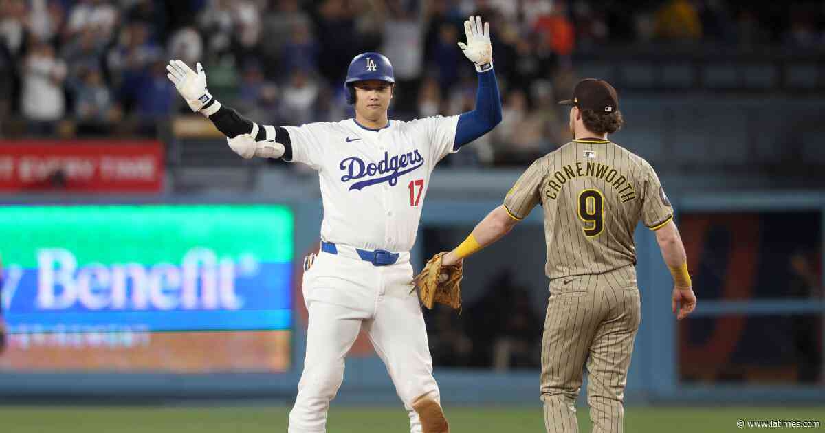 Shohei Ohtani finishes with 411 total bases, a total exceeded only 15 times in MLB history