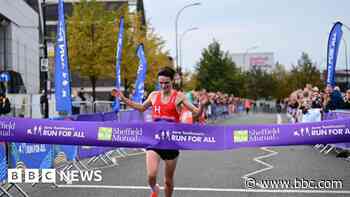 Thousands of runners tackle city centre course