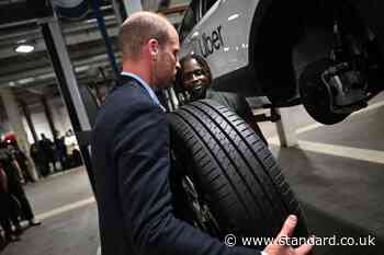 William lends mechanics a hand as he hails Earthshot finalist’s eco-tyres