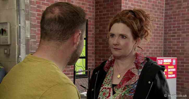 Fiz and Tyrone Dobbs make major baby decision as her pregnancy is exposed in Coronation Street