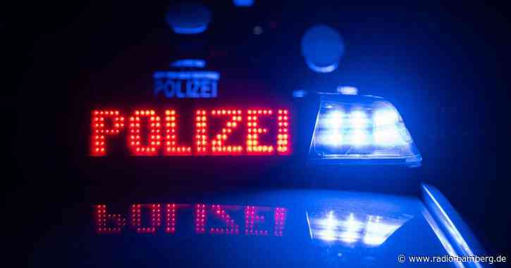 Polizei mit Messer bedroht: Beamter schießt auf Frau