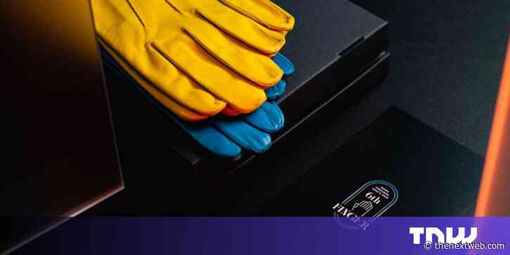 6-fingered gloves sent to Sam Altman and EU leaders in chilling AI warning