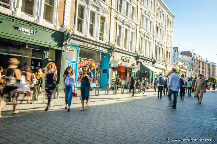 Data: Retail footfall rises for first time in over a year