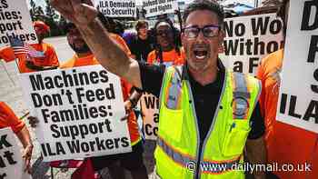 US dockworkers' union to pause strike to allow time for new negotiations