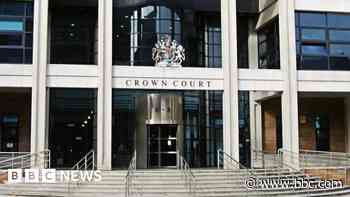 Met Police sergeant denies groping woman at bar