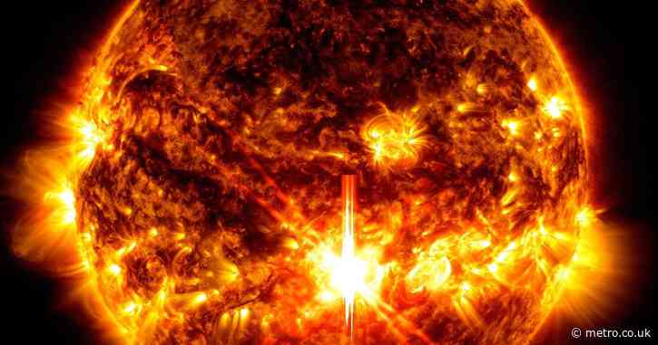 Earth about to be splooged by plasma ejection from the Sun