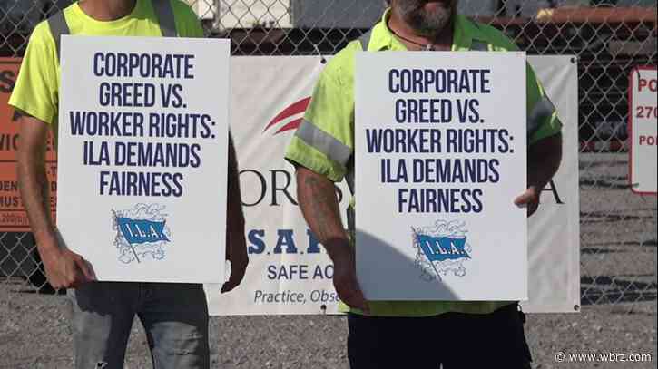 Dockworkers' union to suspend strike until Jan. 15 to allow time to negotiate new contract