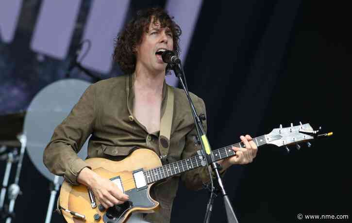 Razorlight share upbeat new single ‘Taylor Swift = US Soft Propaganda’