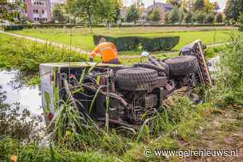 Machine belandt in de sloot in Arnhem