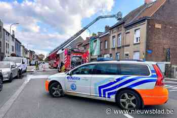 Leuvensesteenweg tijdlang afgesloten door dakbrand in woning