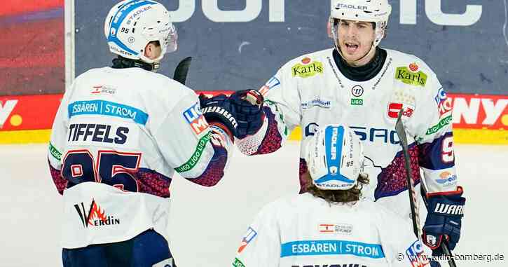 Vor 10.000 Fans: Eisbären Berlin siegen mit 3:2 in München