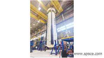 Blue Origin to debut 2nd human-rated New Shepard rocket on Oct. 7 launch (photo)