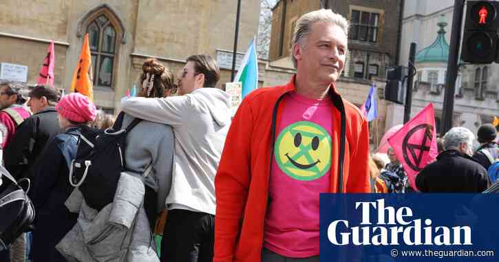 Chris Packham urges protesters to stop blocking roads as he takes climate role