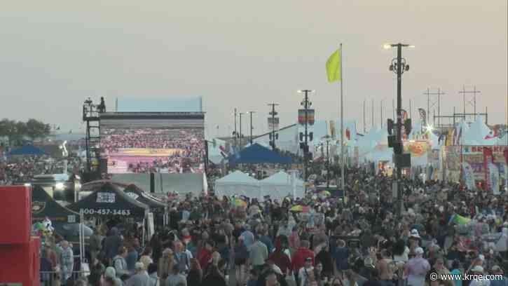 Green flag raised on Balloon Fiesta Day 1