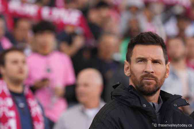 Inter Miami star Lionel Messi draws a crowd for arrival at Toronto’s BMO Field