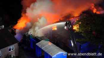 Großbrand in Hamburg: Löscharbeiten bis tief in die Nacht erwartet