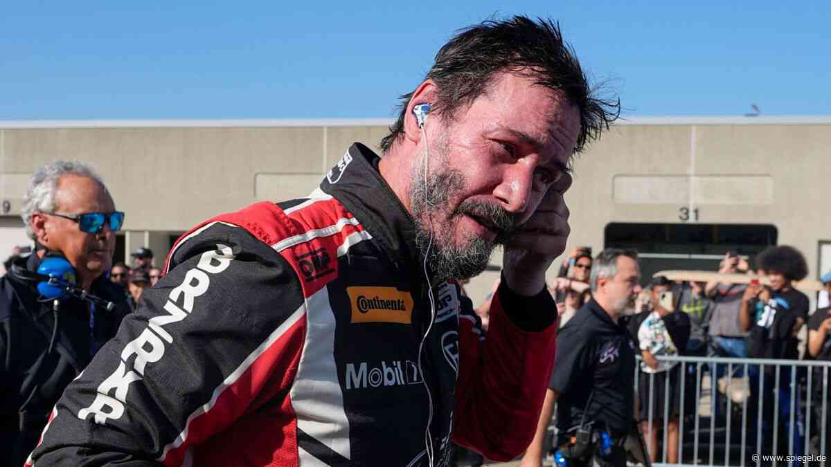 Keanu Reeves gibt sein Debüt als Profi-Rennfahrer in Indianapolis