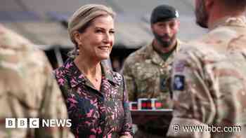 Duchess of Edinburgh welcomes home Wiltshire troops