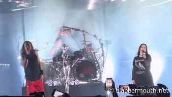 Watch: KORN Joined By EVANESCENCE's AMY LEE For 'Freak On A Leash' Performance At Los Angeles's BMO Stadium