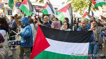 Anhänger Israels und Palästinas gehen auf die Straße