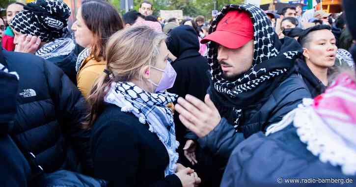 Flaschenwürfe bei propalästinensischer Demo in Berlin