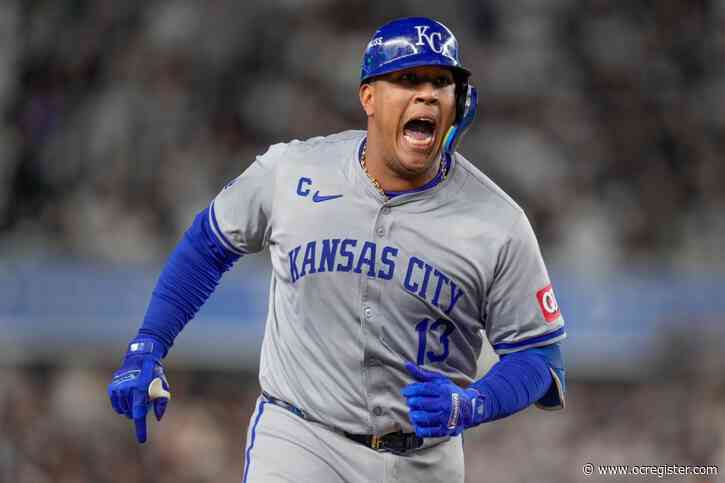 Salvador Perez’s homer sparks 4-run 4th inning as Royals beat Yankees to tie ALDS