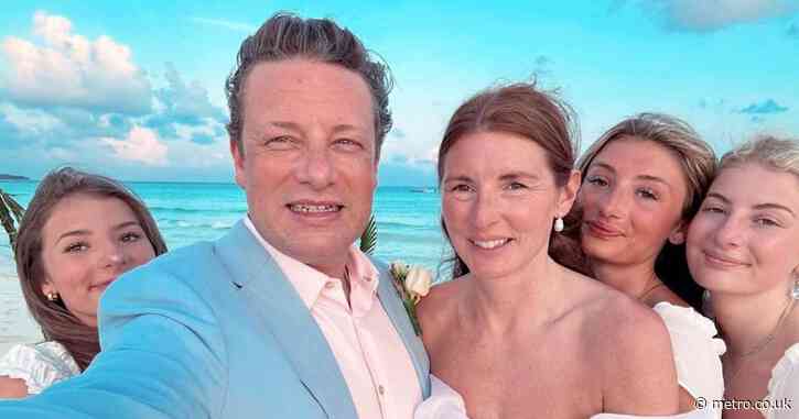 Jamie Oliver was ’embarrassed’ and really didn’t want to do wedding vow renewal