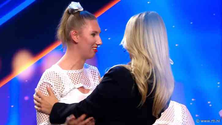 Chantal Janzen laat droom van 'grote fan' Jasmijn uitkomen in Holland's Got Talent