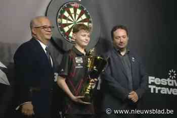 Dartswereld ontdekt Kempens supertalent: Lex Paeshuyse (13) treedt in voetsporen van Luke Littler met winst prestigieus jeugdtoernooi