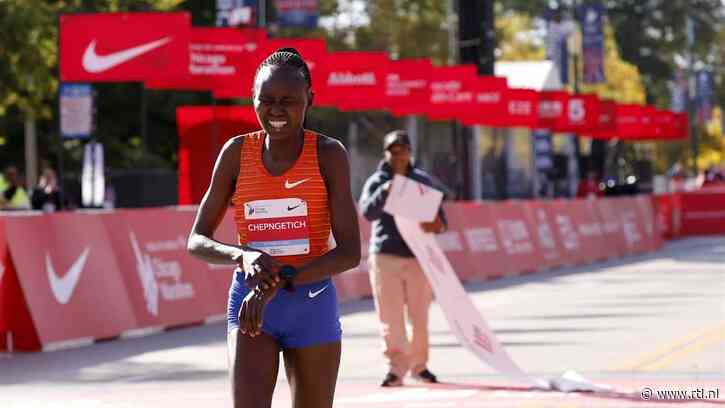 Keniaanse Chepngetich verpulvert in Chicago wereldrecord marathon