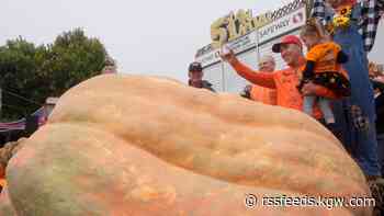 Minnesota man wins world championship with pumpkin weighing 2,471 pounds