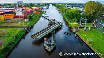 Scheepvaart bij geramde brug Alphen aan den Rijn is weer hervat