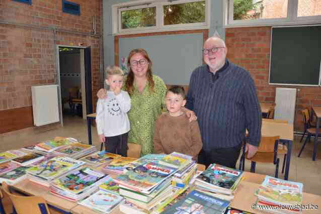 Striptekenaars van ‘Urbanus’ delen pakket van 750 boeken en strips uit aan leerlingen van basisschool Heiende: “Hopelijk zet dit kinderen aan om wél boeken te lezen”