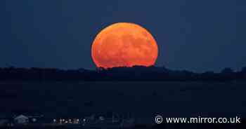 Met Office issues huge Comet A3 alert for TONIGHT - and there's a major Supermoon bonus