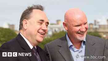 Tom Hunter pays for plane to bring Alex Salmond's body home