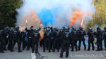 Zwei rivalisierende Fangruppen vor dem Schongauer Eisstadion: Großeinsatz für die Polizei