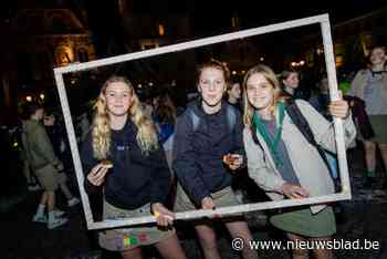 Feest op Mechelse Grote Markt trapt Dag van de Jeugdbeweging op gang: “We zijn hier voor onze vrienden, en voor de koffiekoeken”