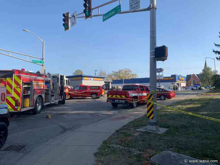 Police investigate life-threatening crash east of downtown Fort Wayne