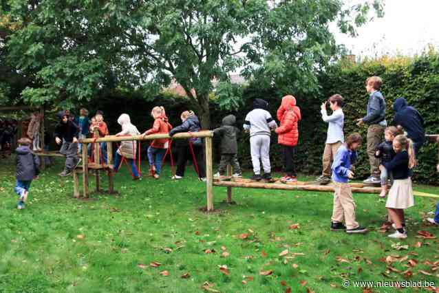 Tasscheschool installeert uitdagend apenparcours