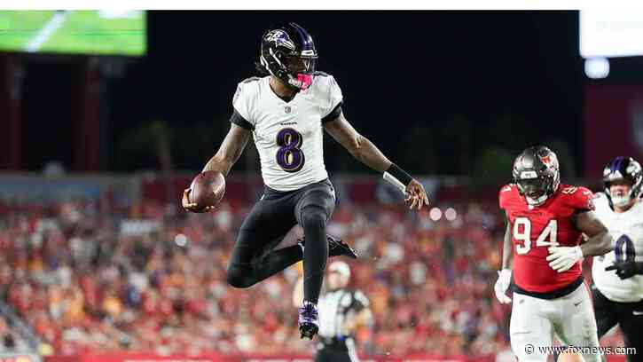 Lamar Jackson dazzles with 5 touchdown passes as Ravens take down injured-riddled Bucs