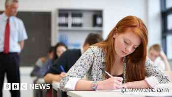 Children to stay in education or training in NI until 18