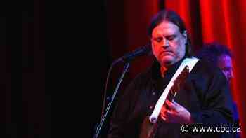 Matthew Sweet back in U.S. after suffering 'debilitating' stroke in Toronto