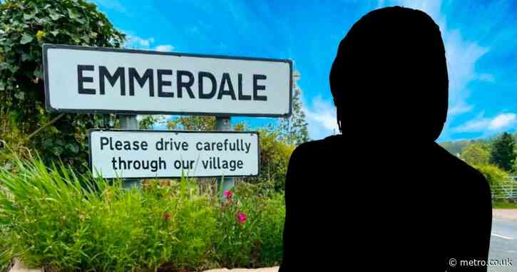 ‘I’m back!’ Emmerdale star missing from social media delights fans with return