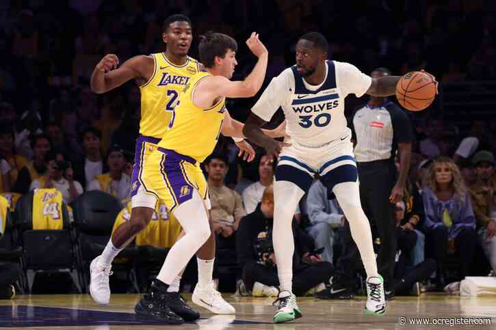 Lakers are having fun with their postup drills