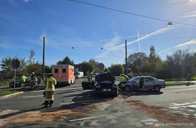 FW Burscheid: Zwei Verkehrsunfälle am Samstag beschäftigen die Feuerwehr