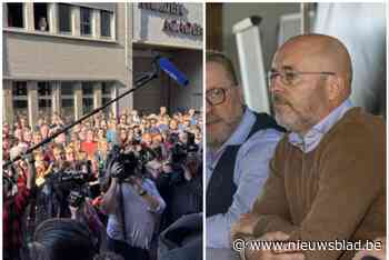 LIVE REGIO ROESELARE. Ex-socialist wordt burgemeester van Izegem in coalitie met Vlaams Belang, inwoners komen op straat om te protesteren