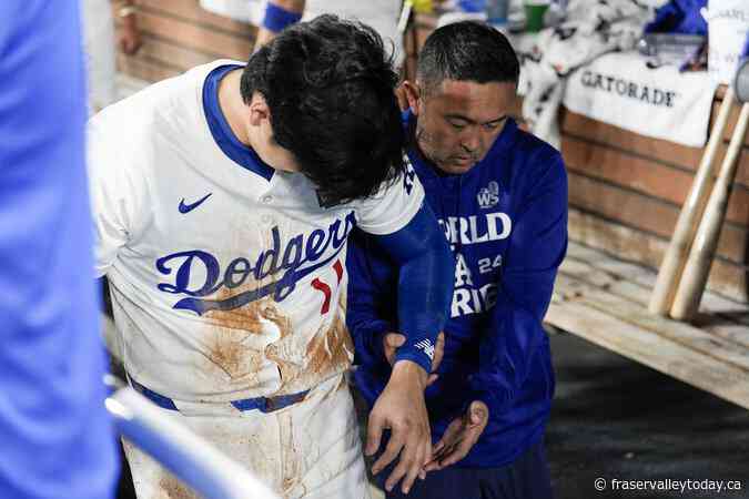 Shohei Ohtani leading off for Dodgers in World Series Game 3, two days after dislocating shoulder