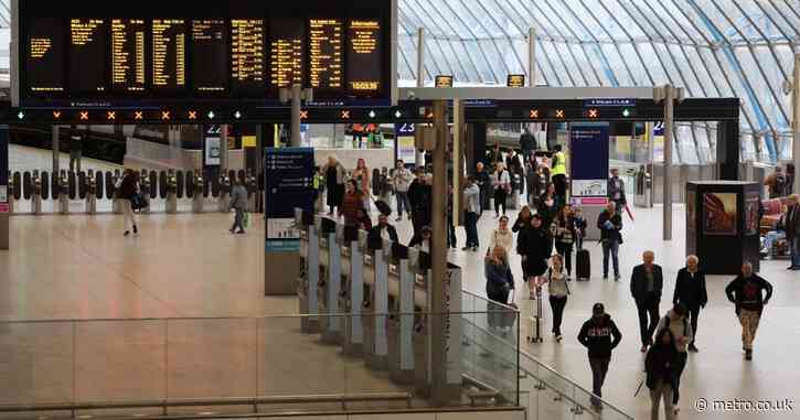 Travel between Vauxhall and London Waterloo hit with rush hour disruptions