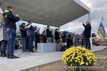 Fanfare De Berthoutzonen steekt medeburgers hart onder de riem met concert op begraafplaats