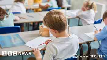 Reeves pledges £1.4bn for 'crumbling' classrooms